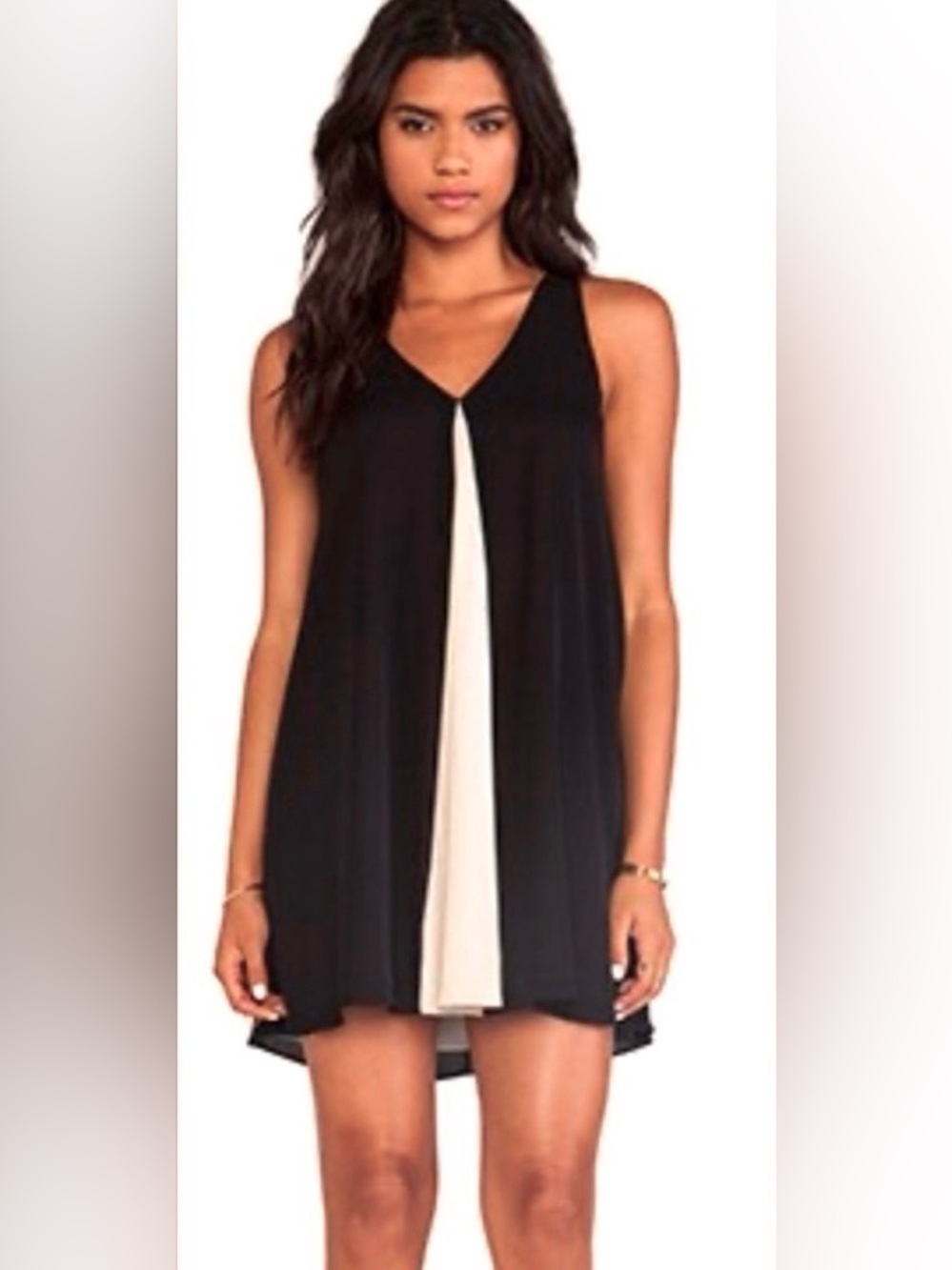 Alice + Olivia Rola Front Godet Leather T-
Back Trapeze Dress